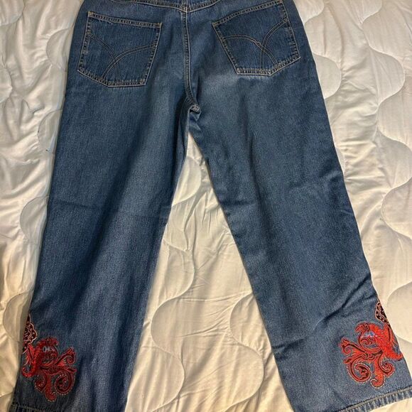 Coral Collection Size 10 Inseam 25 inches Capri with Embroidery - Picture 2 of 12